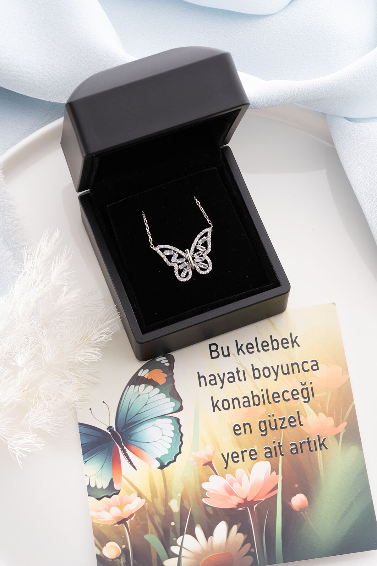 925 Ayar Gümüş Işıklı Kutuda Bagetli Kelebek Kolye Silver - Tek Ebat