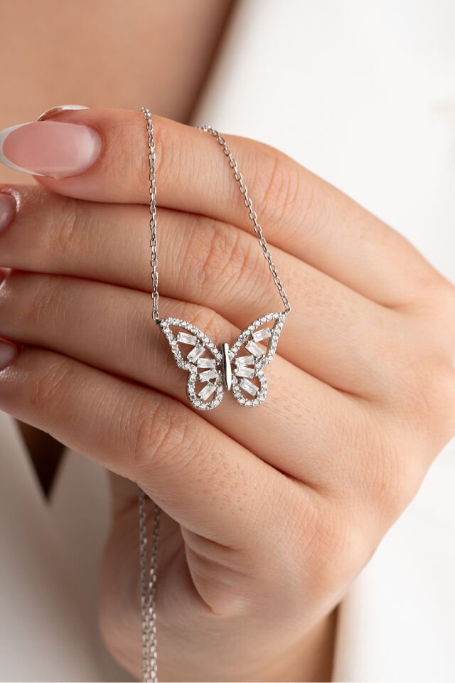 925 Ayar Gümüş Işıklı Kutuda Bagetli Kelebek Kolye Silver - Tek Ebat
