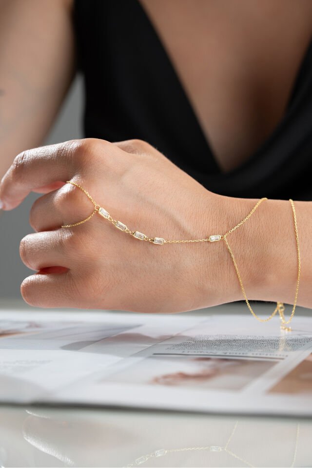 925 Ayar Gümüş Dikdörtgen Model Baget Taşlı Şahmeran Gold