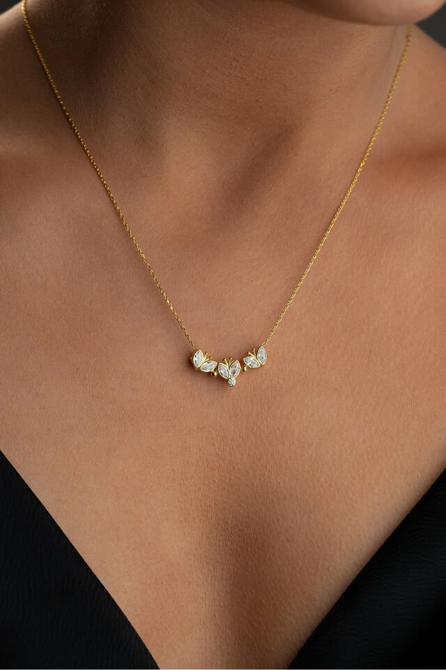 925 Ayar Gümüş Mıknatıslı Beyaz Taşlı Lotus Kolye