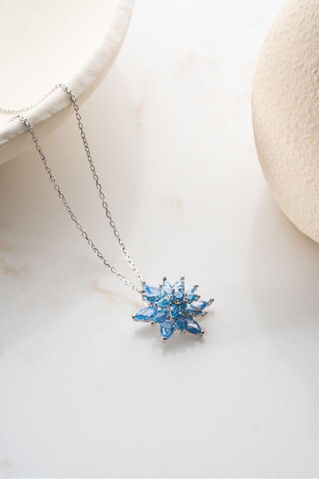 925 Ayar Gümüş Işıklı Kutu Aqua Taşlı Lotus Kolye