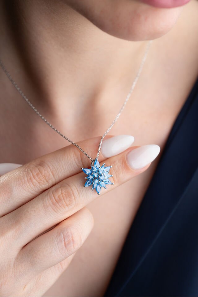 925 Ayar Gümüş Aqua Taşlı Buzlu Lotus Kolye