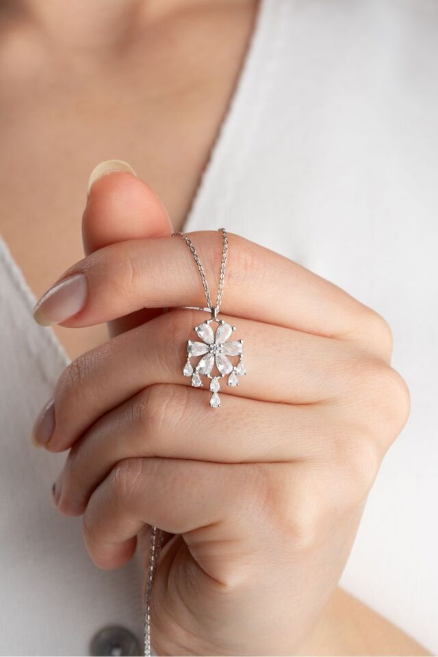 925 Ayar Gümüş Işıklı Kutuda Lotus Çiçeği Kolye