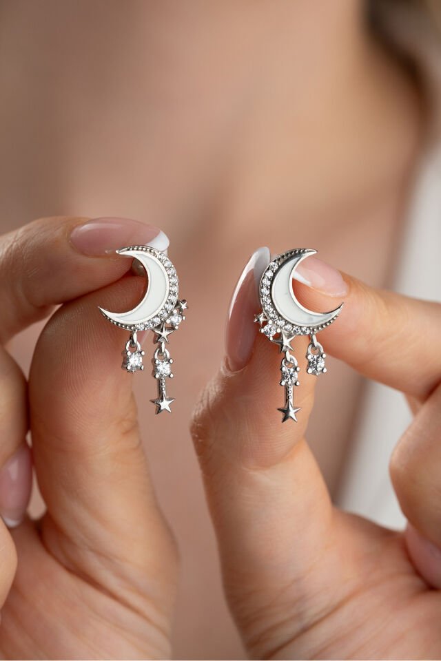 925 Ayar Gümüş Mineli Sallantılı Hilal Küpe Beyaz