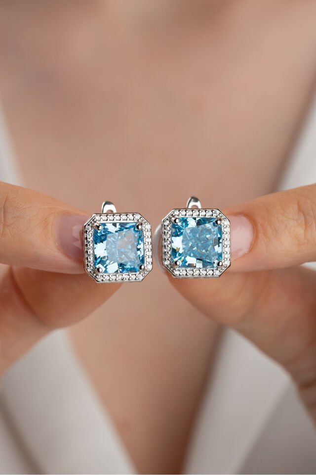 925 Ayar Gümüş Zirkon Aqua Taşlı Kare Model Küpe Beyaz