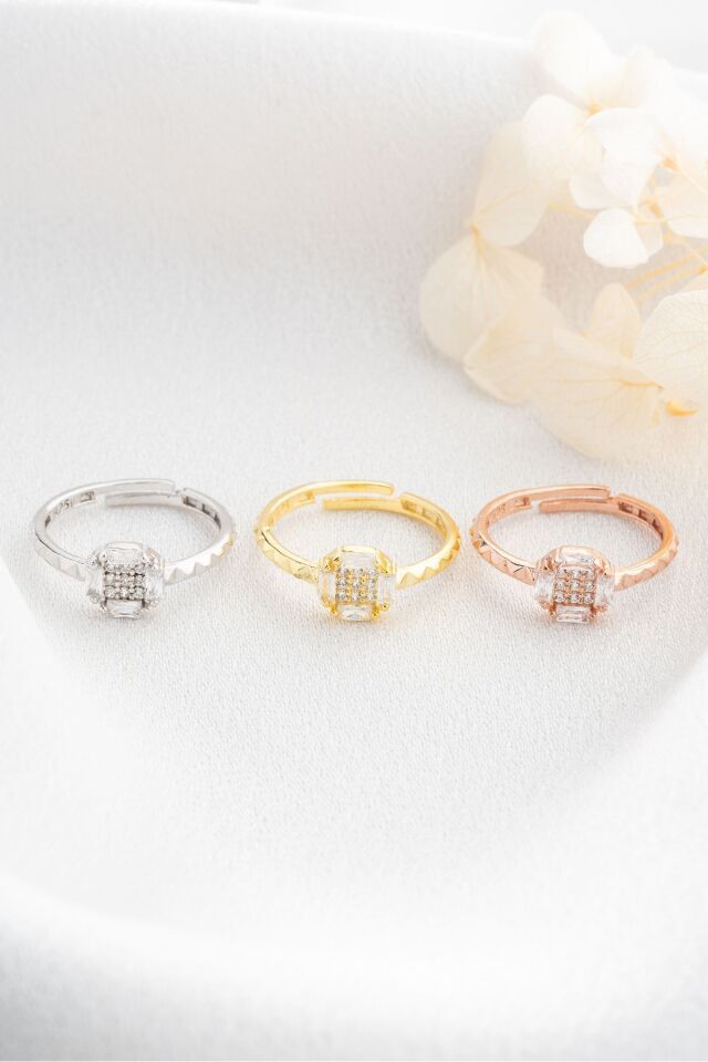 925 Ayar Gümüş Zirkon Taşlı Yüzük