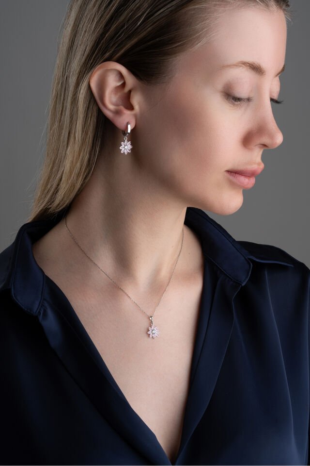 925 Ayar Gümüş Işıklı Kutu Pembe Taşlı Lotus Takı (Kolye-Küpe) Seti Silver - Tek Ebat