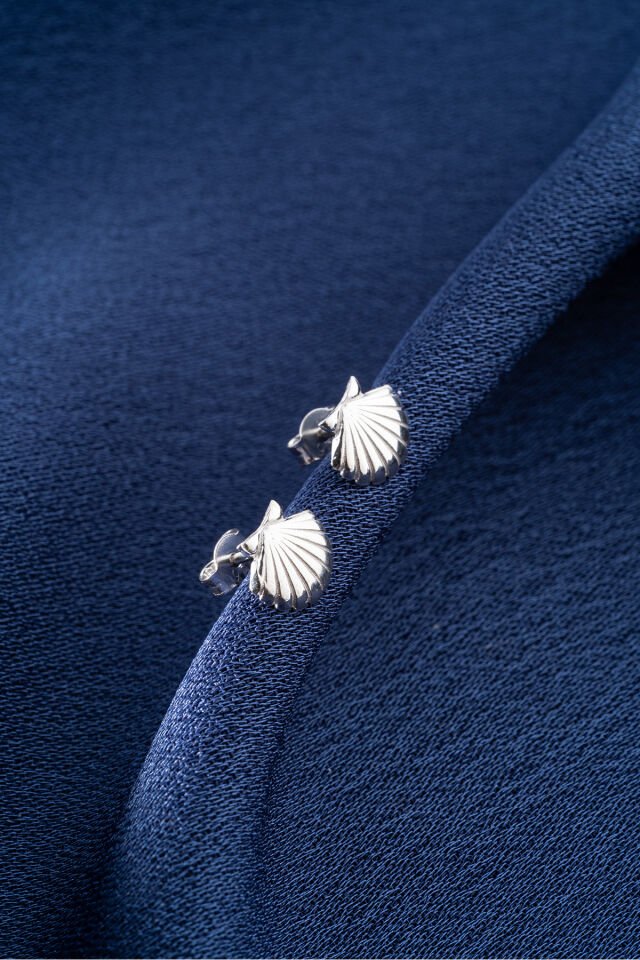 925 Ayar Gümüş Çivili İstiridye Küpe