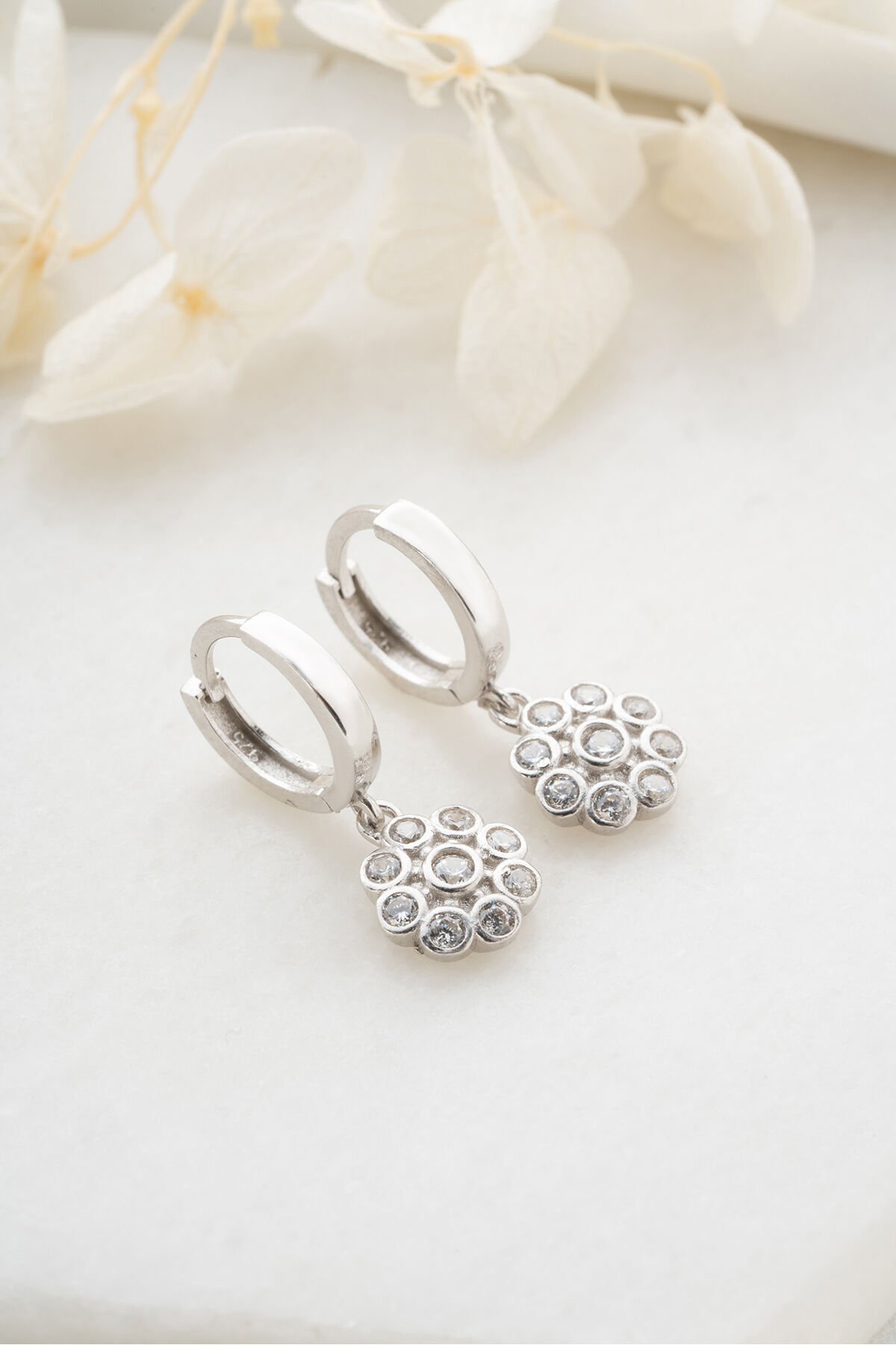 925 Ayar Gümüş Taşlı Çiçek Küpe Silver - Tek Ebat