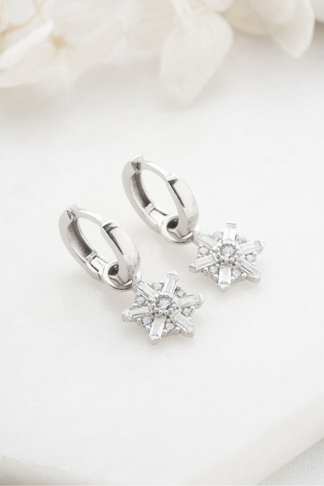 925 Ayar Gümüş Sallantılı Baget Kartanesi Küpe Silver - Tek Ebat