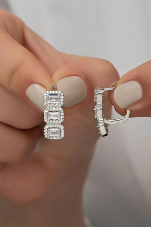 925 Ayar Gümüş Baget Taşlı Küpe Silver - Tek Ebat