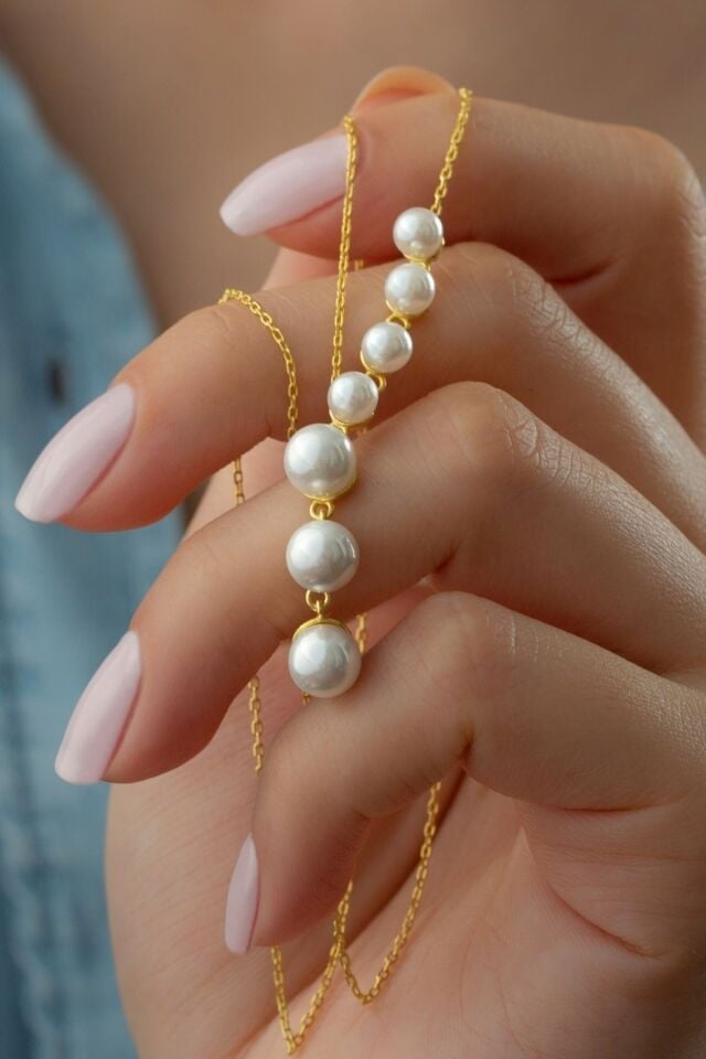 925 Ayar Gümüş Incili Akışlı Kolye