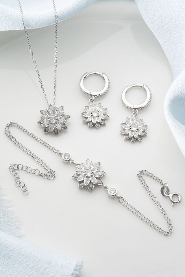 925 Ayar Gümüş Lotus Çiçeği Takı (Kolye-Küpe-Bileklik) Seti Silver - Tek Ebat