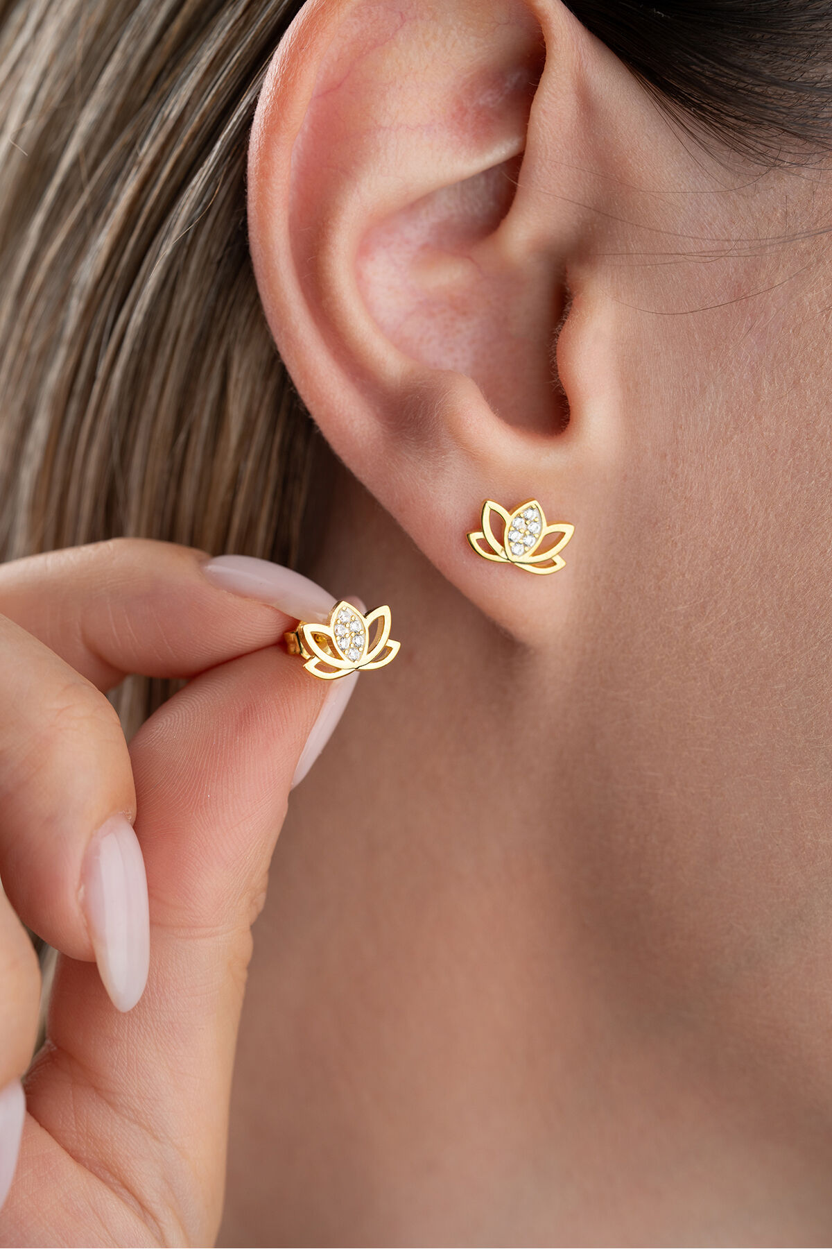 925 Ayar Gümüş Gold Kaplama Lotus Çiçeği Küpe