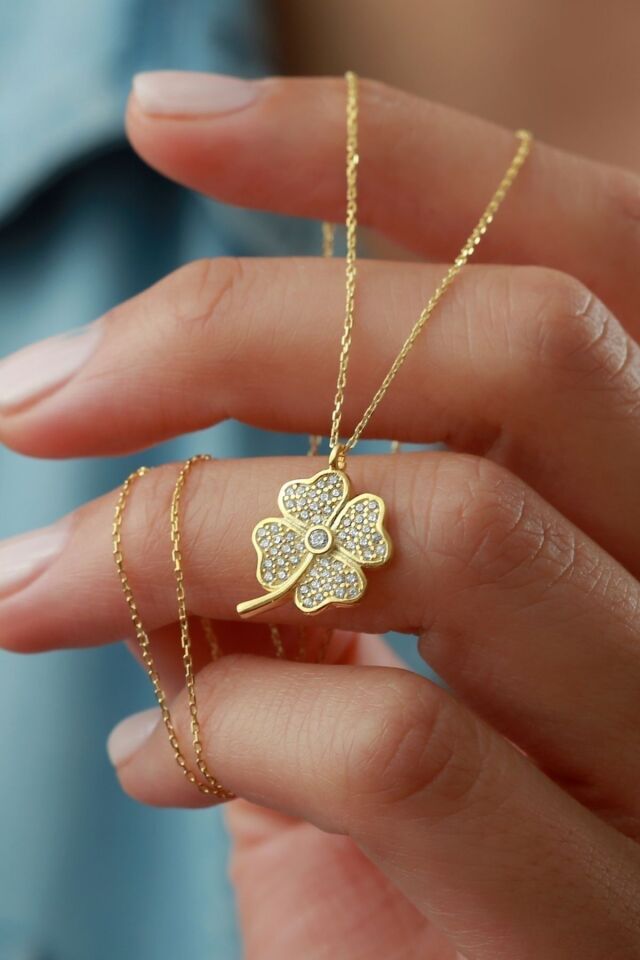 925 Ayar Gümüş Tektaşlı Yonca Kolye Gold - Tek Ebat