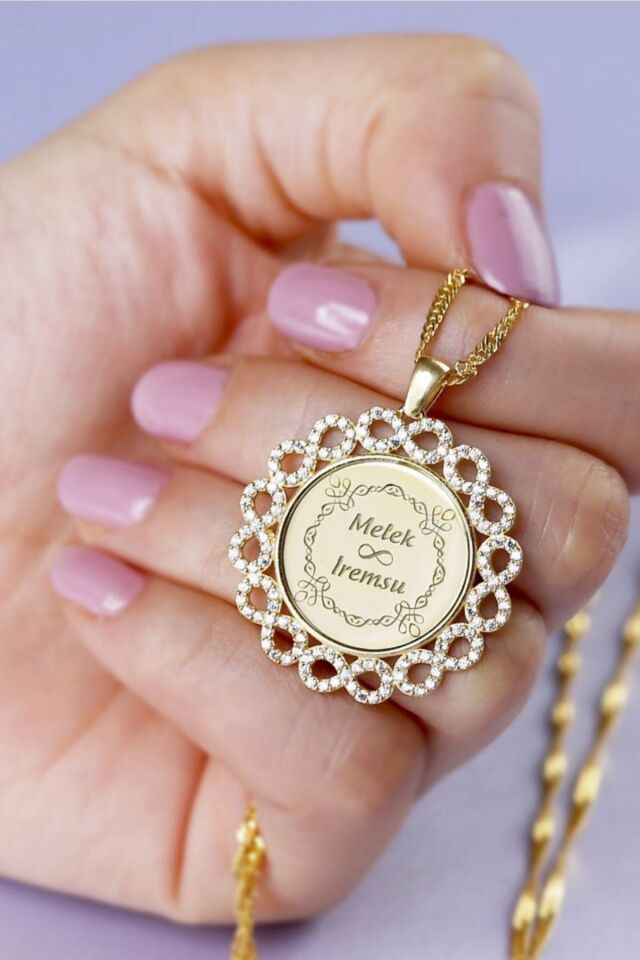 925 Ayar Gümüş Sonsuzluk Çerçeveli Isimli Plaka Kolye