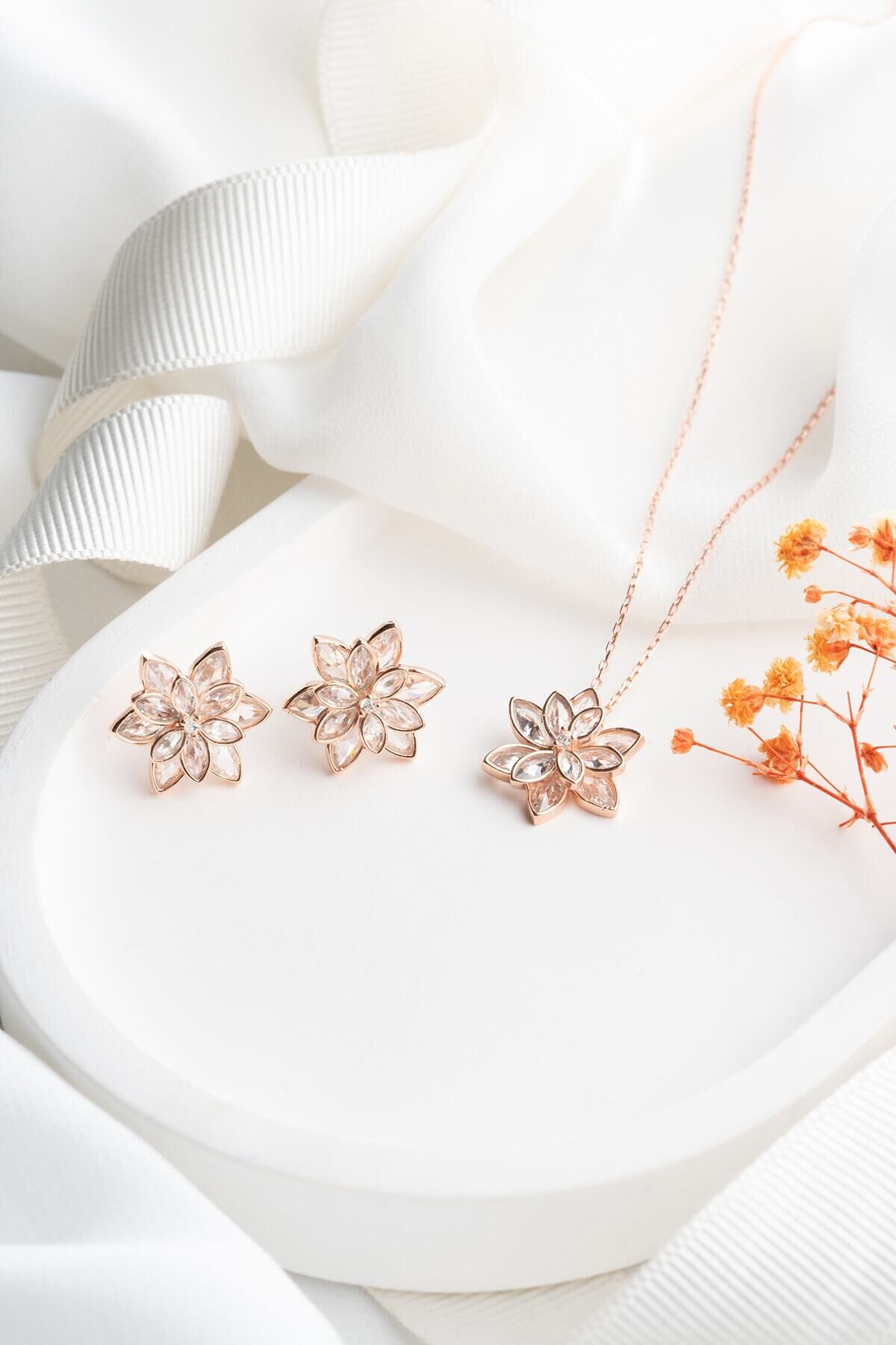 925 Ayar Lotus Çiçeği Gümüş Kolye Küpe Set Beyaz - Tek Ebat