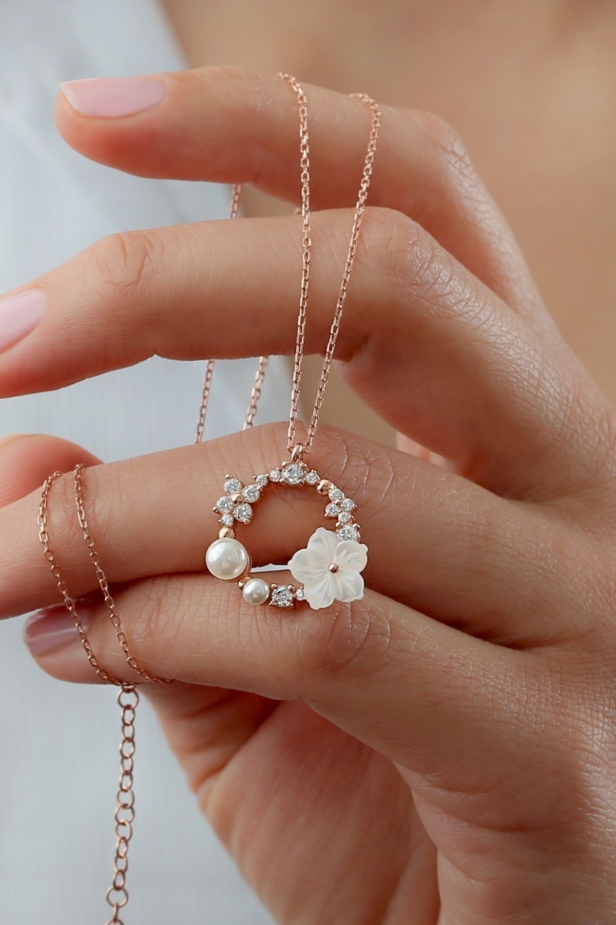 925 Ayar Gümüş Sedefli Gül Kolye