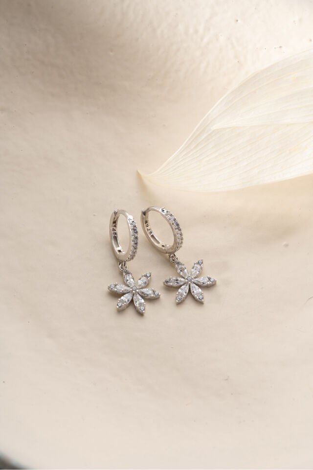 925 Ayar Gümüş Lotus Çiçeği Küpe