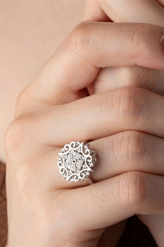 925 Ayar Dönen Çiçek Gümüş Yüzük