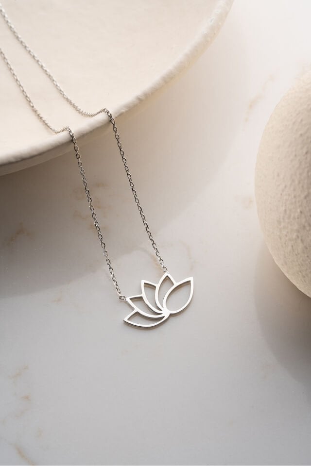 925 Ayar Gümüş Lotus Kolye