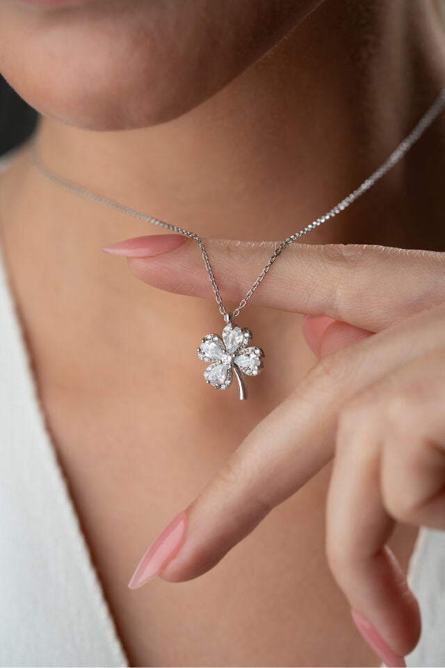 925 Ayar Gümüş Manolya Çiçeği Kolye