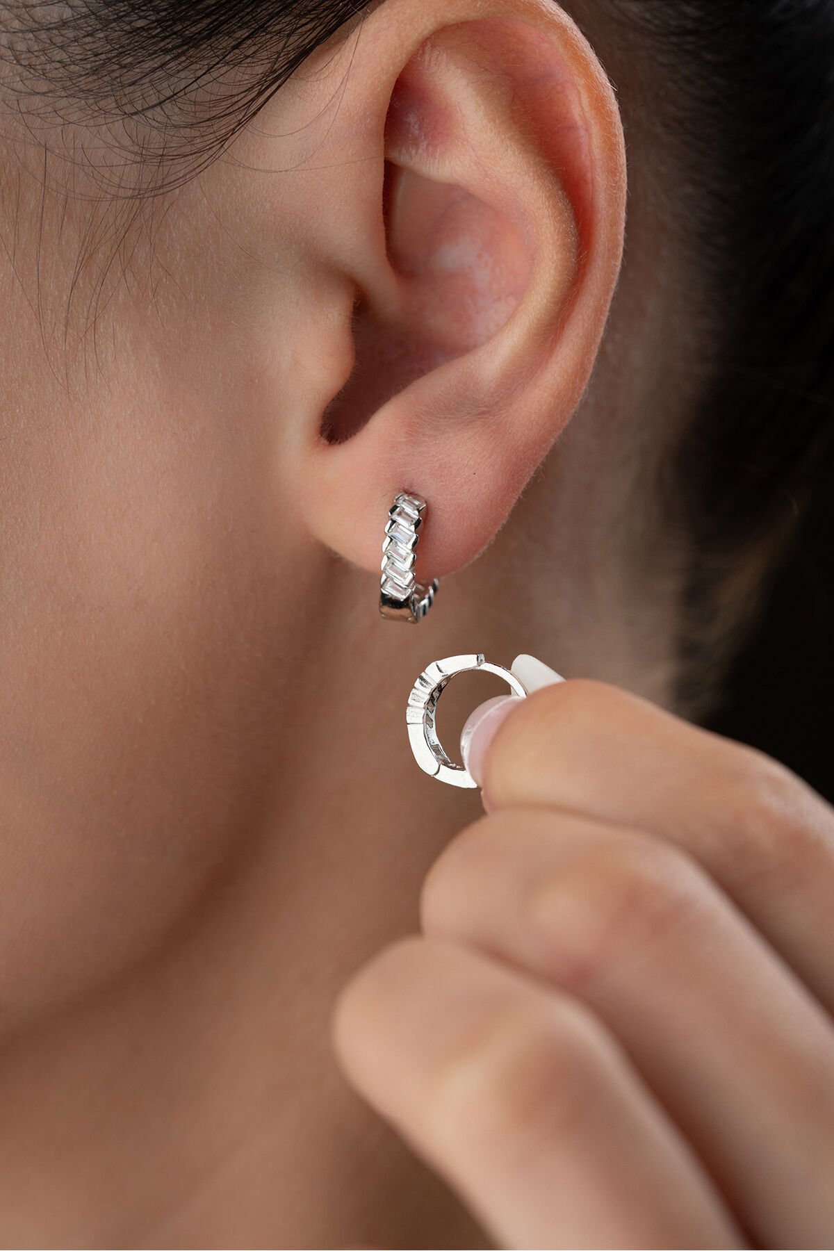 925 Ayar Gümüş Baget Taşlı Halka Küpe Silver