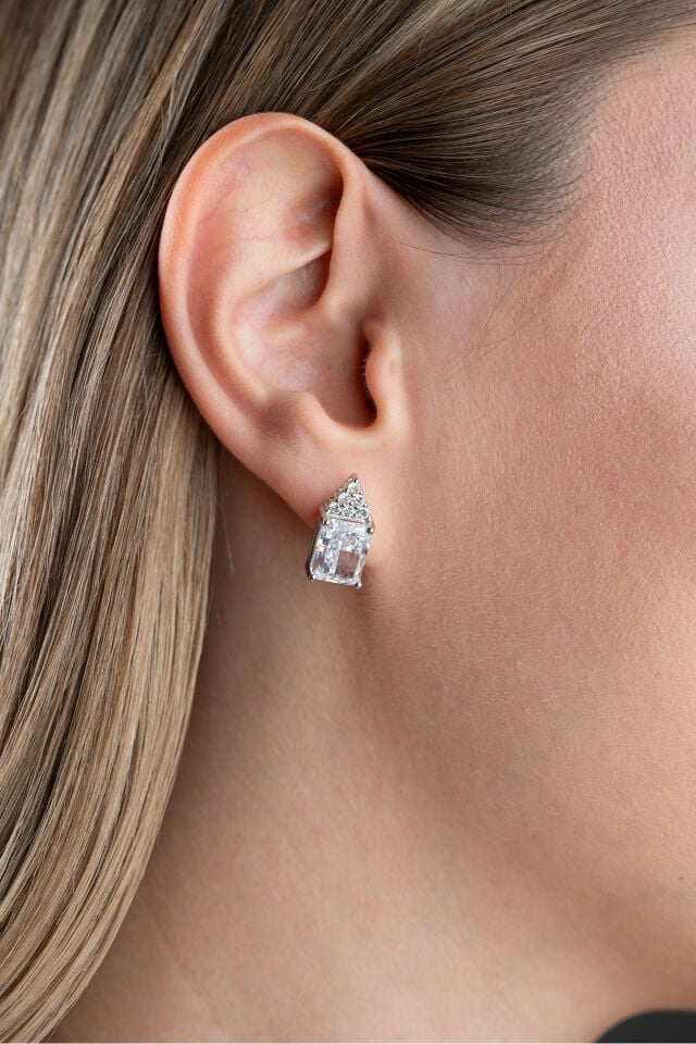 925 Ayar Gümüş Işıltılı Kristal Model Küpe
