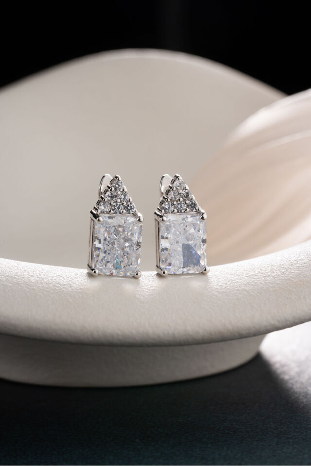 925 Ayar Gümüş Işıltılı Kristal Model Küpe