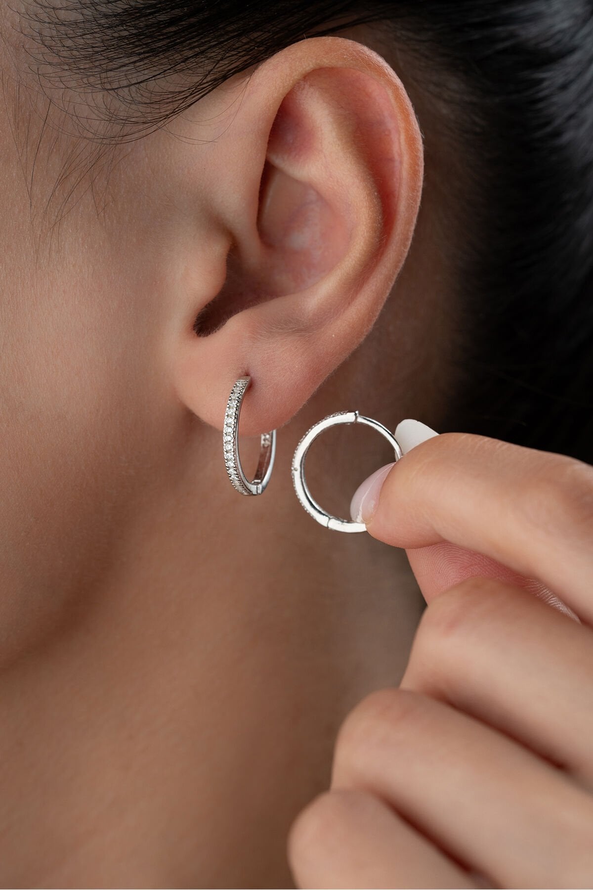 925 Ayar Gümüş Zirkon Taşlı Halka Küpe Silver