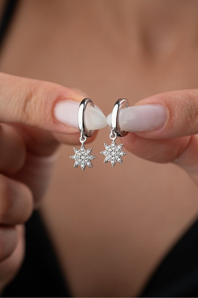 925 Ayar Gümüş Halkalı Taşlı Yıldız Küpe Silver