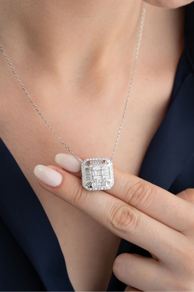 925 Ayar Gümüş Baget Taşlı Pırlanta Montür Kolye