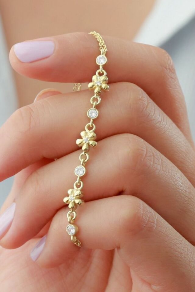 925 Ayar Gold Çiçek Zirkon Taşlı Gümüş Bileklik Gold - Tek Ebat
