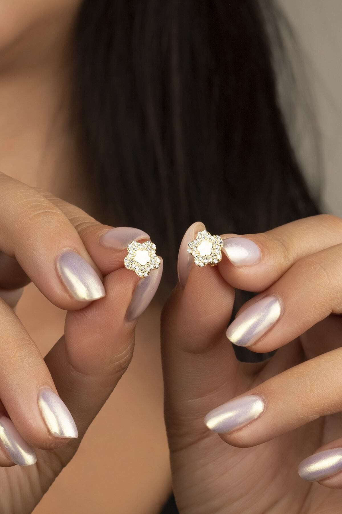 925 Ayar Gold Zirkon Taşlı Çiçek Gümüş Küpe