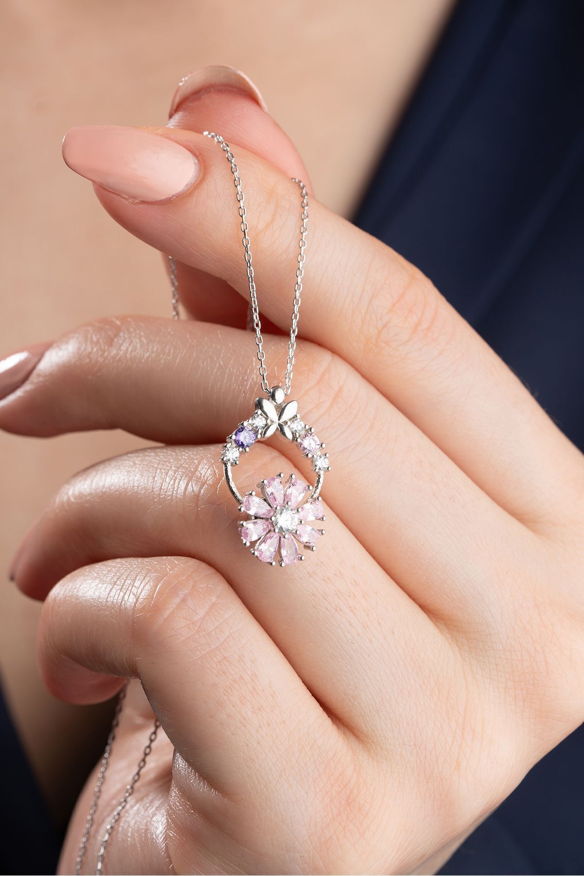 925 Ayar Gümüş Pembe Çiçekli Dönen Kolye Silver - Tek Ebat