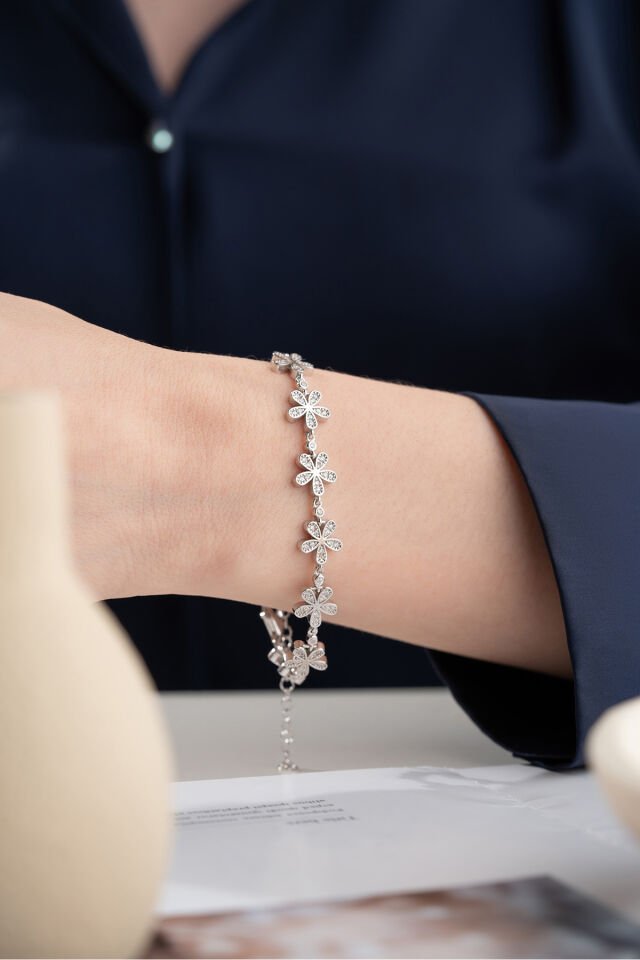 925 Ayar Gümüş Zirkon Taşlı Papatya Bileklik Silver - Tek Ebat