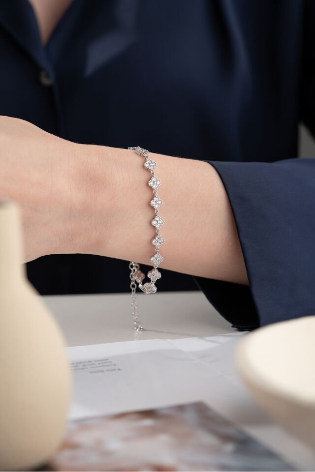 925 Ayar Gümüş Zirkon Taşlı Yonca Bileklik Silver - Tek Ebat