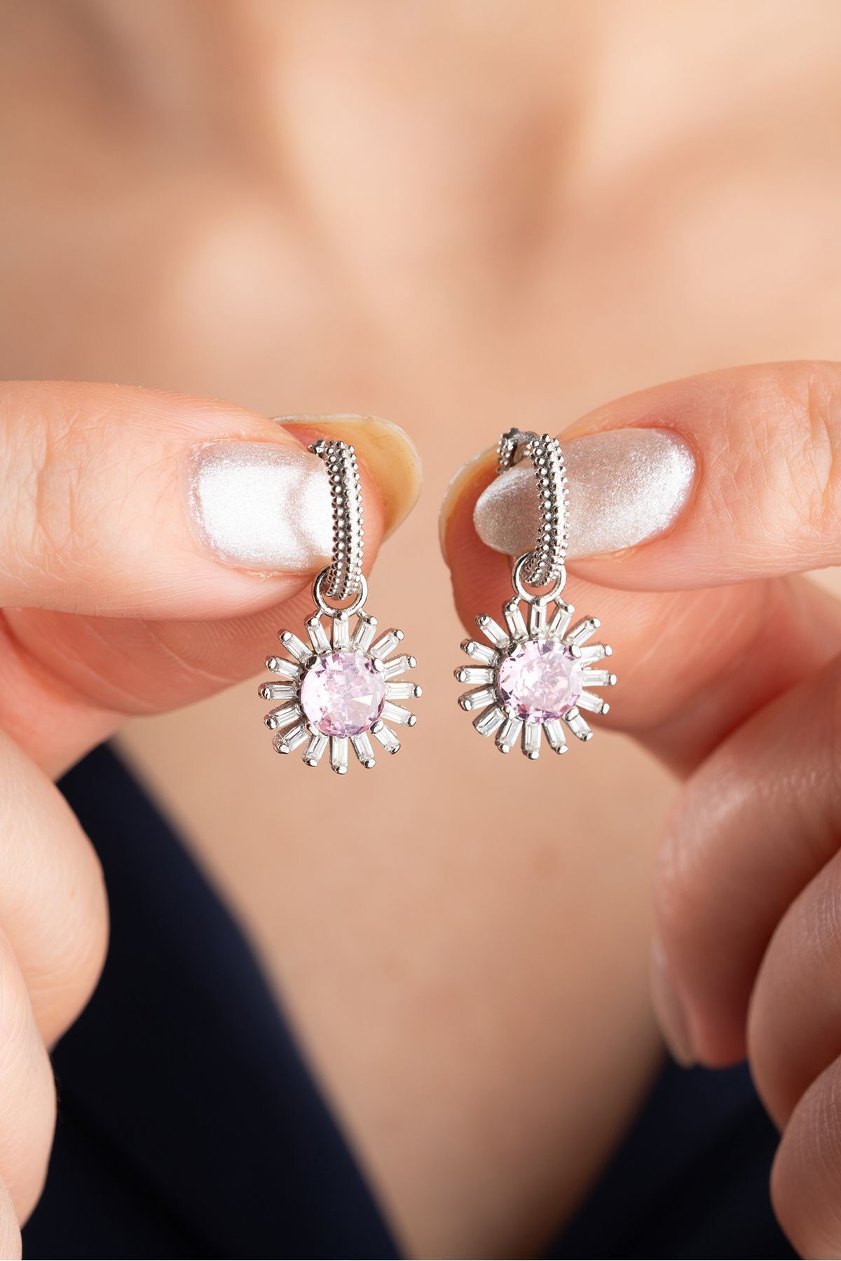 925 Ayar Gümüş Sallantılı Baget Taşlı Küpe Pembe - Tek Ebat
