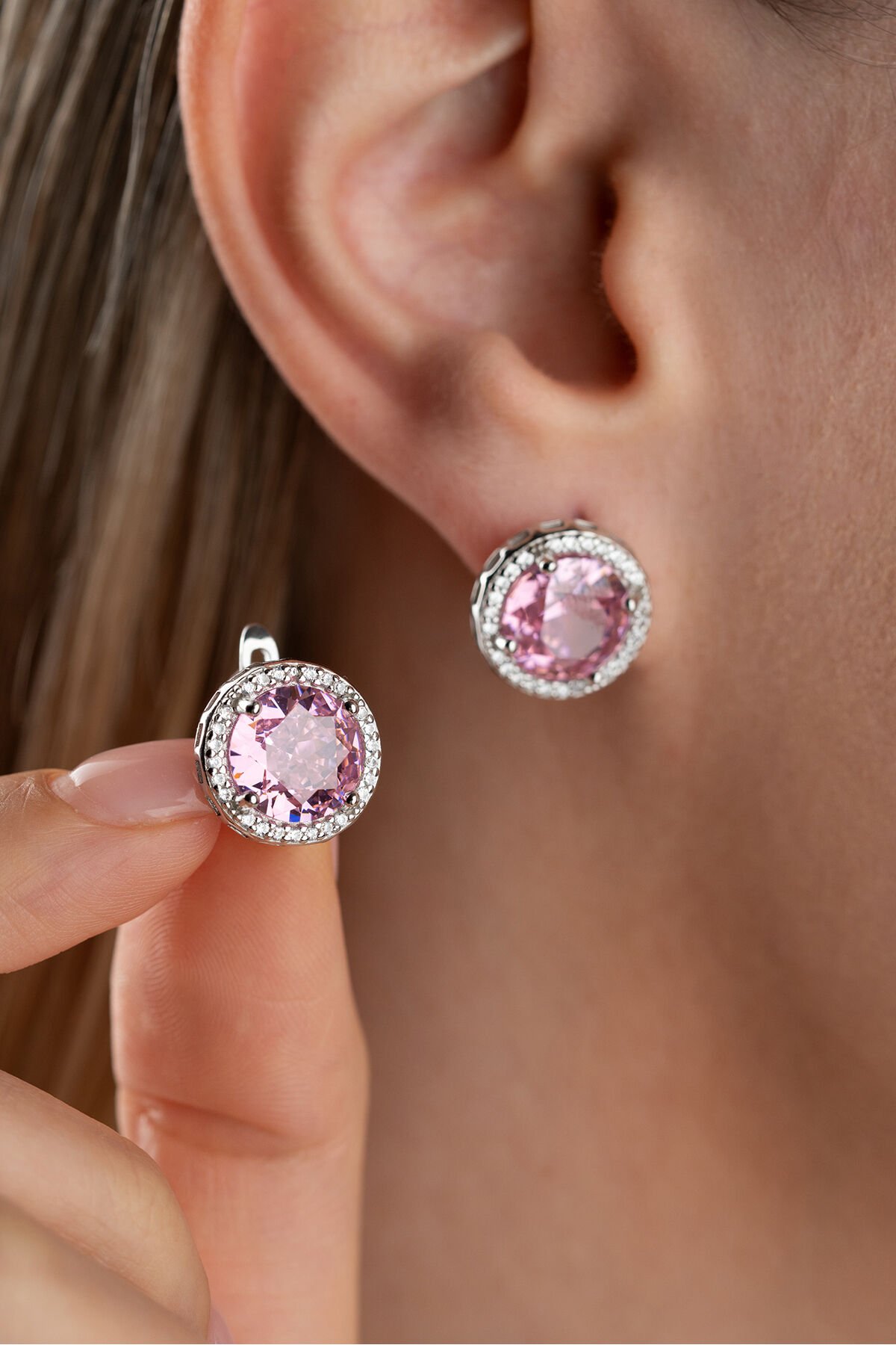 925 Ayar Gümüş Zirkon Pembe Taşlı Yuvarlak Model Küpe
