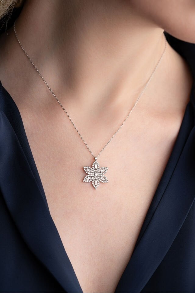 925 Ayar Gümüş Lotus Çiçeği Kolye
