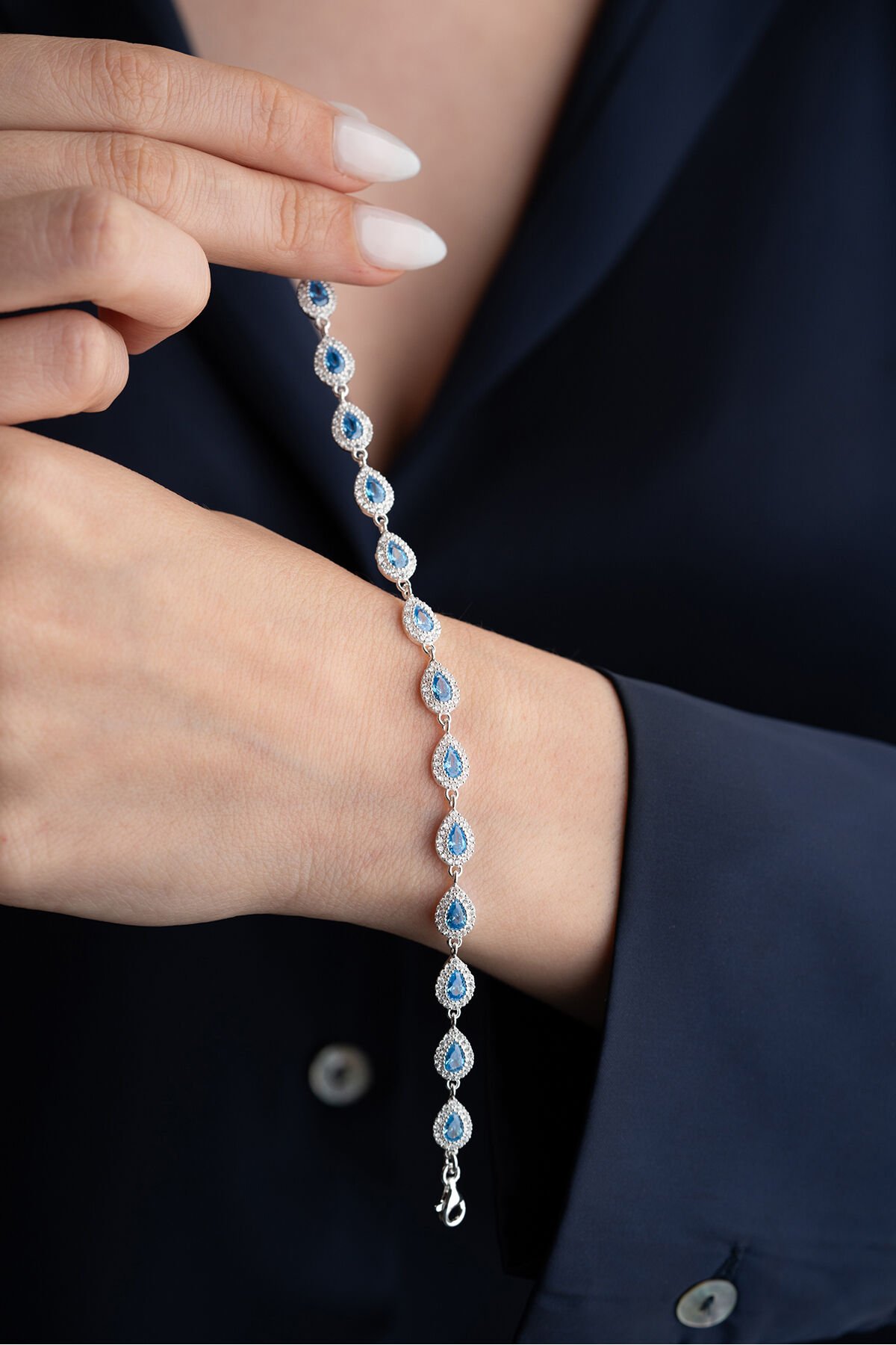 925 Ayar Gümüş Su Yolu Damla Aqua Taşlı Bileklik Silver - Tek Ebat