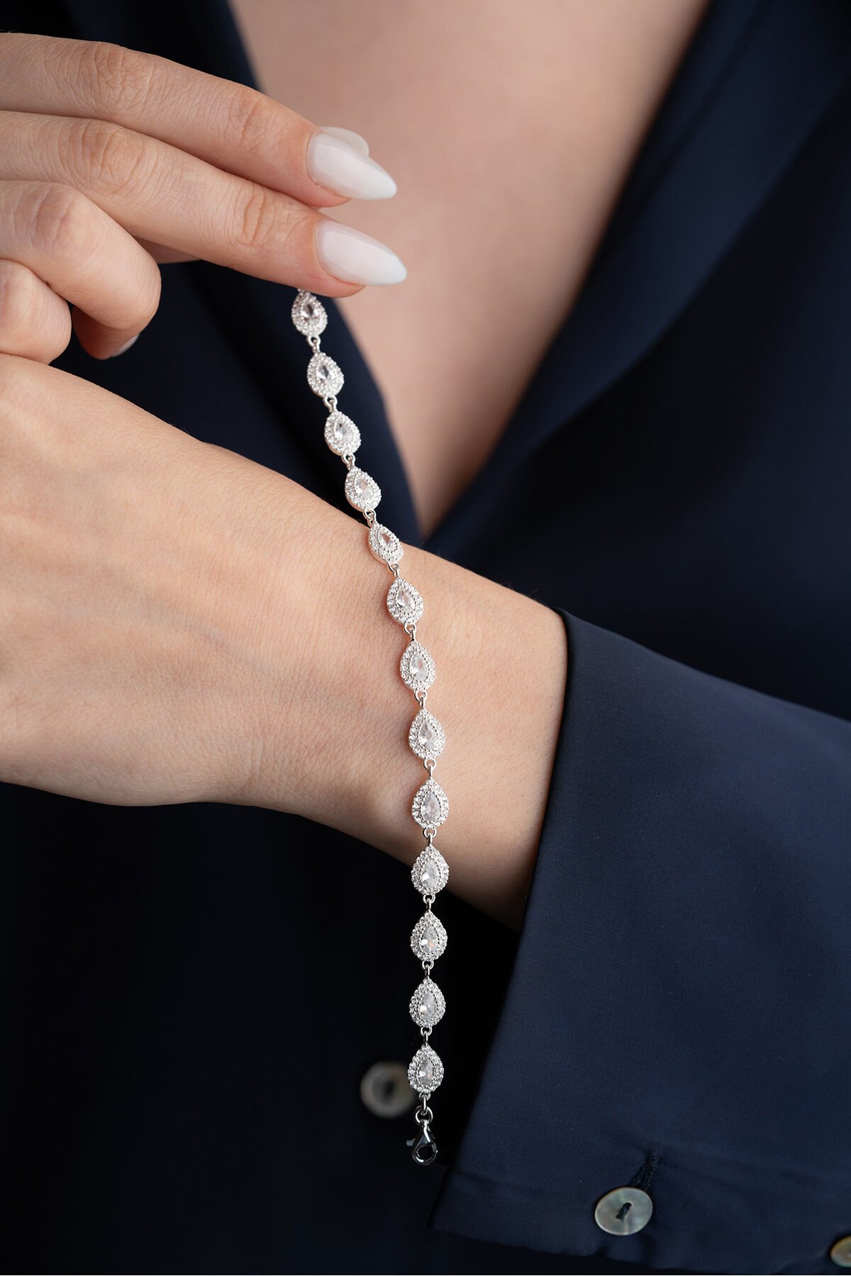 925 Ayar Gümüş Su Yolu Damla Beyaz Taşlı Bileklik Silver - Tek Ebat