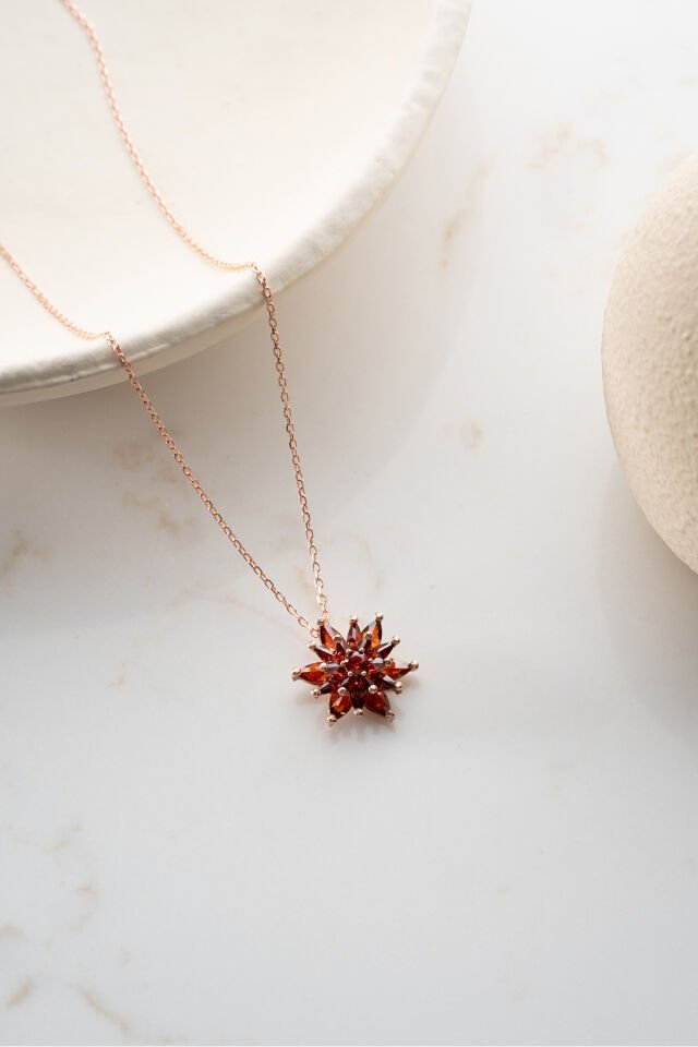 925 Ayar Gümüş Işıklı Kutu Garnet Taşlı Lotus Kolye Silver - Tek Ebat