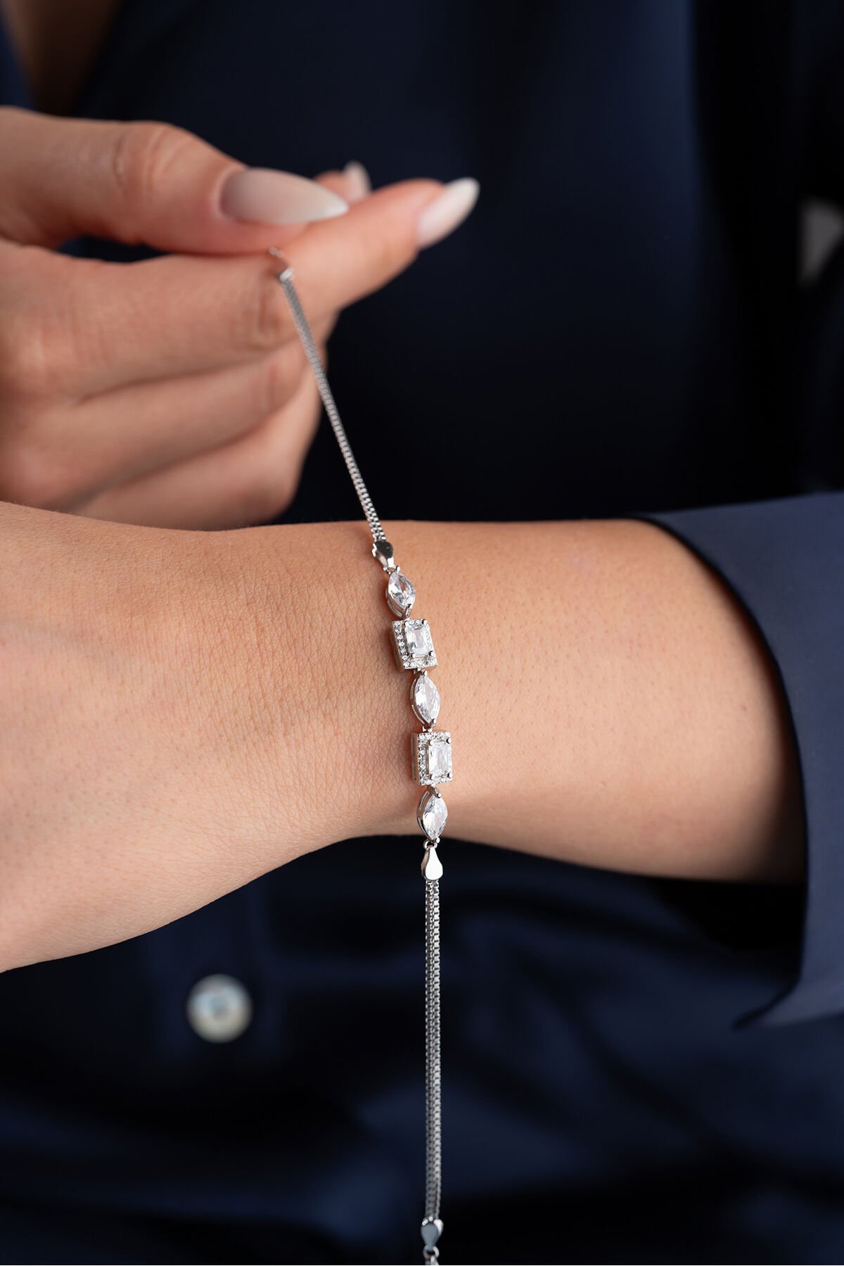 925 Ayar Gümüş Damla Baget Taşlı Trend  Bileklik Silver - Tek Ebat