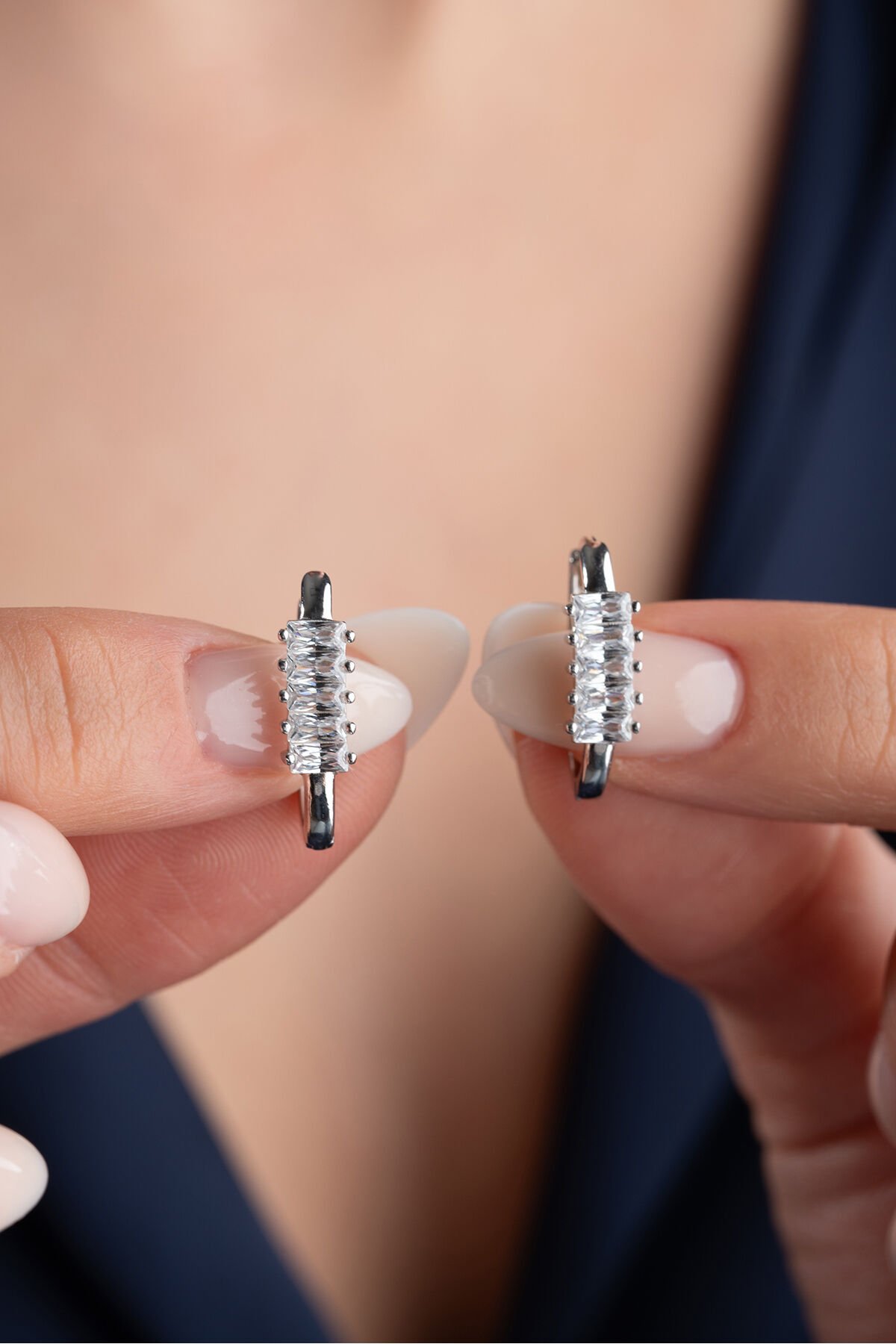 925 Ayar Gümüş Baget Taşlı Trend Küpe Silver - Tek Ebat