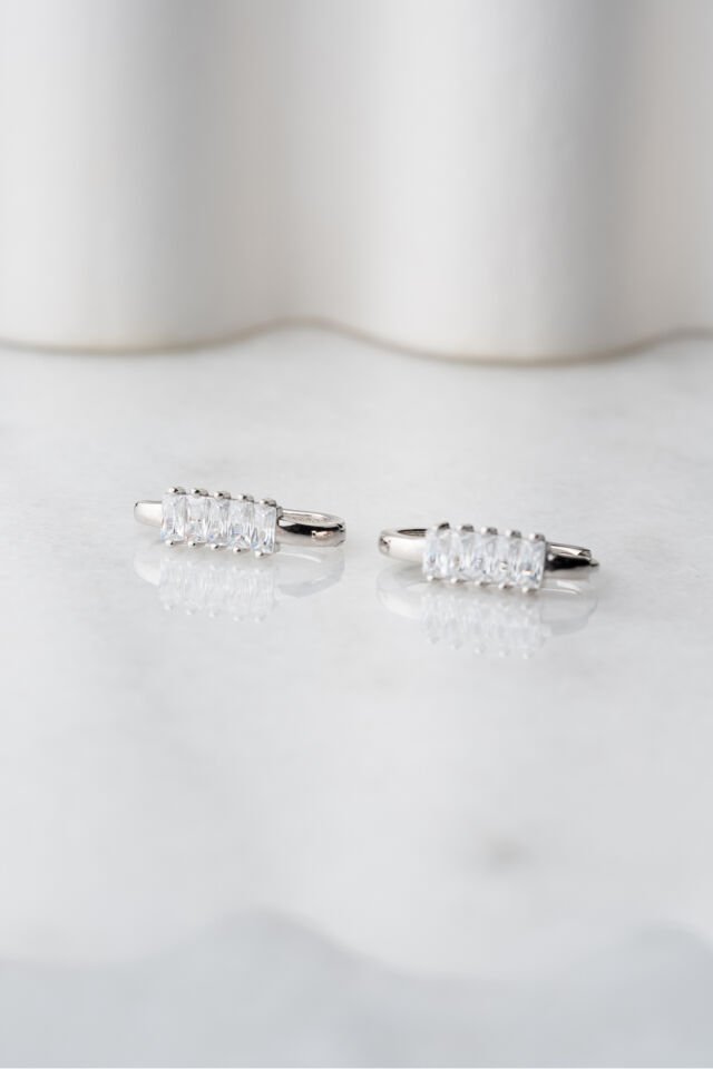 925 Ayar Gümüş Baget Taşlı Trend Küpe Silver - Tek Ebat