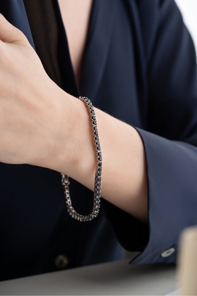 925 Ayar Gümüş Siyah Taşlı Su Yolu Bileklik