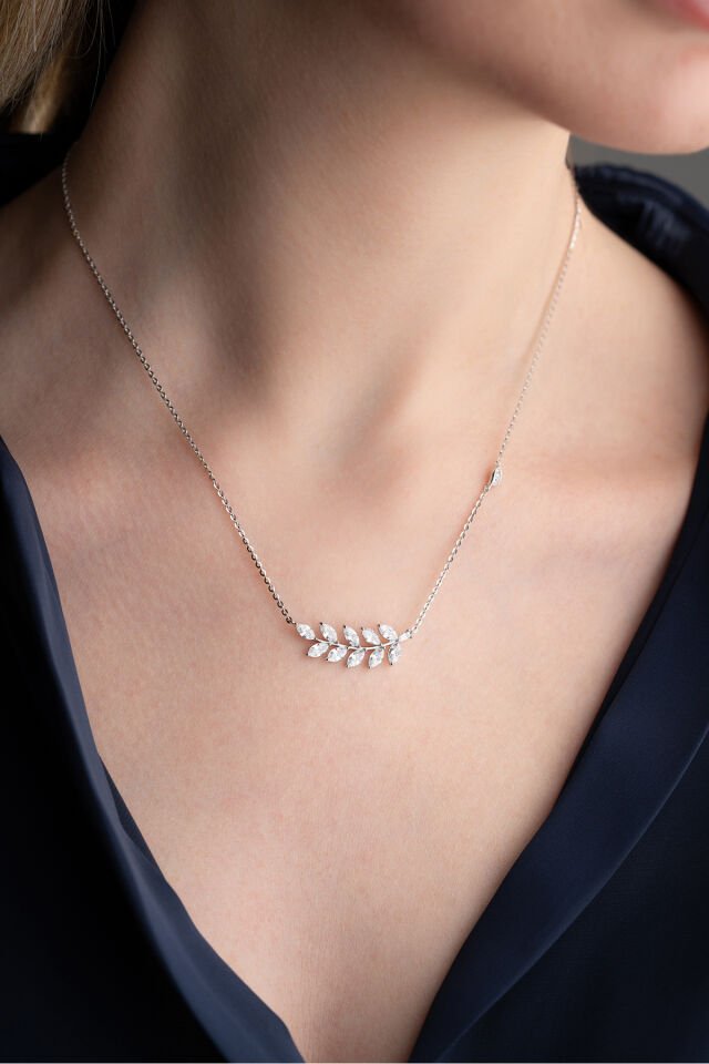 925 Ayar Gümüş Yaprak Moldel Kolye