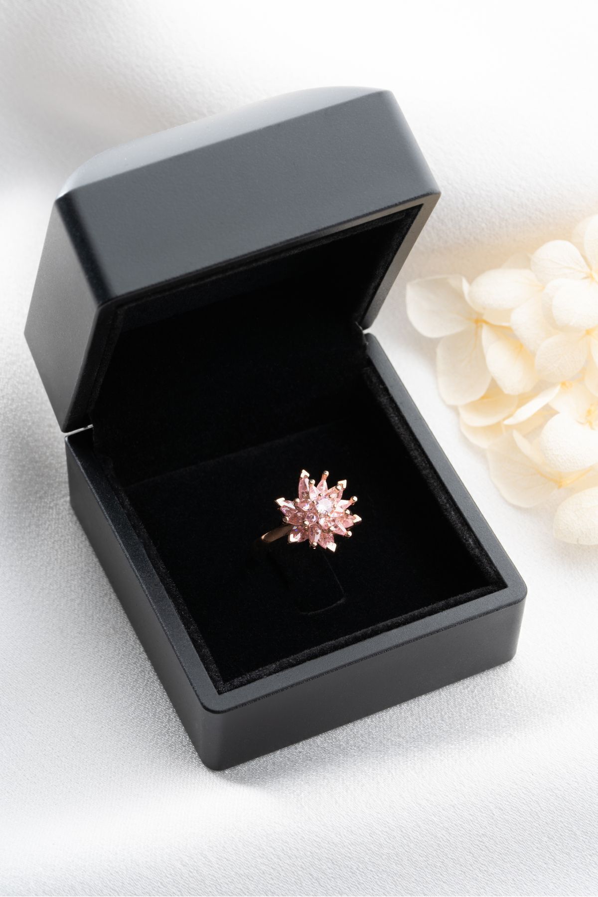 925 Ayar Gümüş Işıklı Kutuda Ayarlanabilir Pembe Taşlı Lotus Yüzük Rose - Tek Ebat