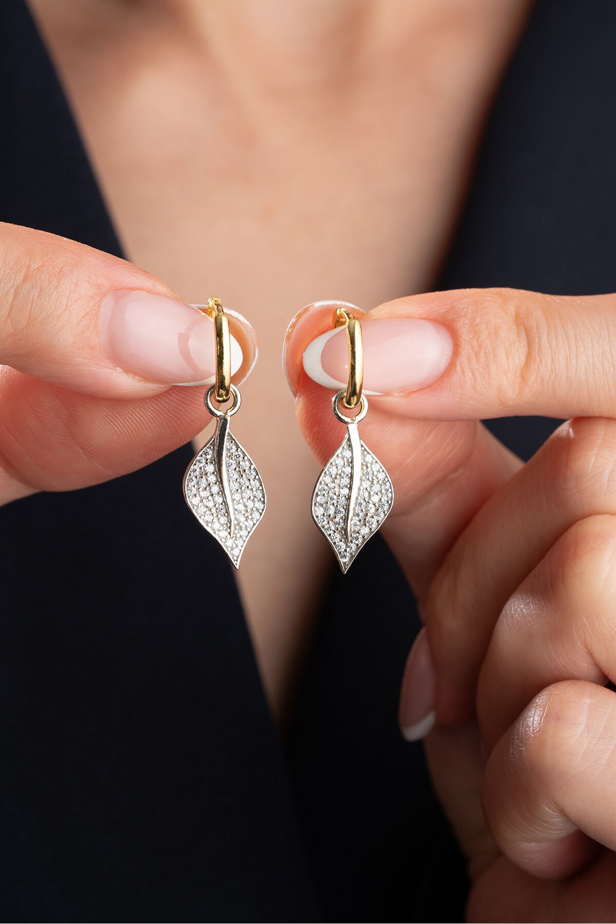 925 Ayar Gümüş Zirkon Taşlı Yaprak Küpe Silver - Tek Ebat